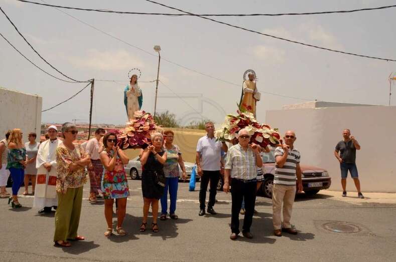 La procesión tuvo lugar este mediodía después de la misa (Foto TA)